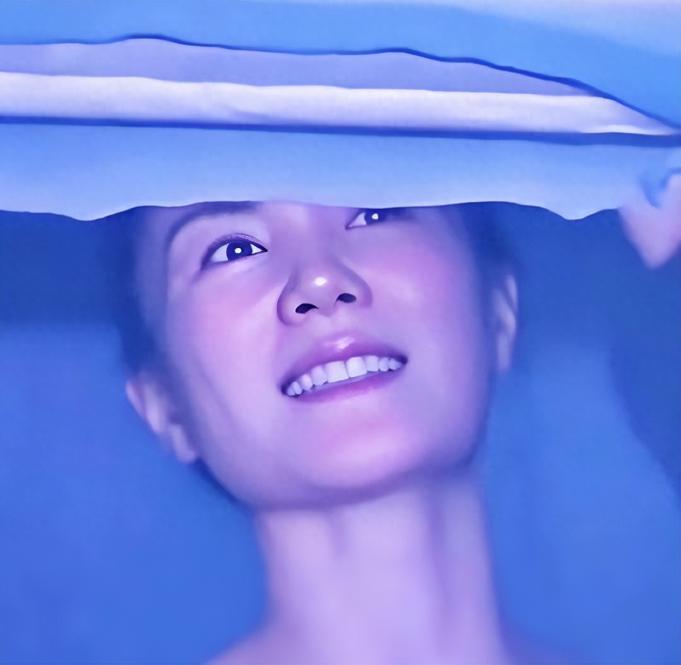 鋒菲復合12年!王菲現身演唱會「狀態彷如少女」 鏡頭一轉「照到劉詩詩」網友錯愕了