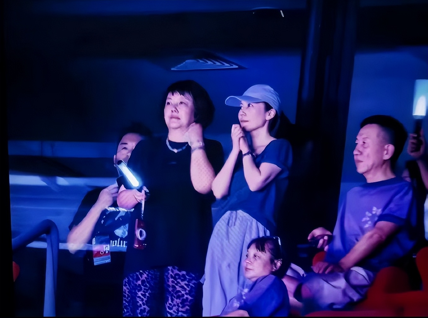 鋒菲復合12年!王菲現身演唱會「狀態彷如少女」 鏡頭一轉「照到劉詩詩」網友錯愕了