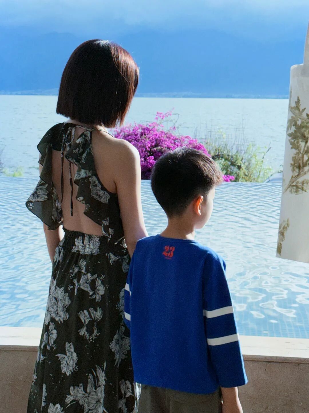 陳妍希首公開「9歲兒子正臉照」!網一看驚呼「基因中樂透」:遺傳太強大...
