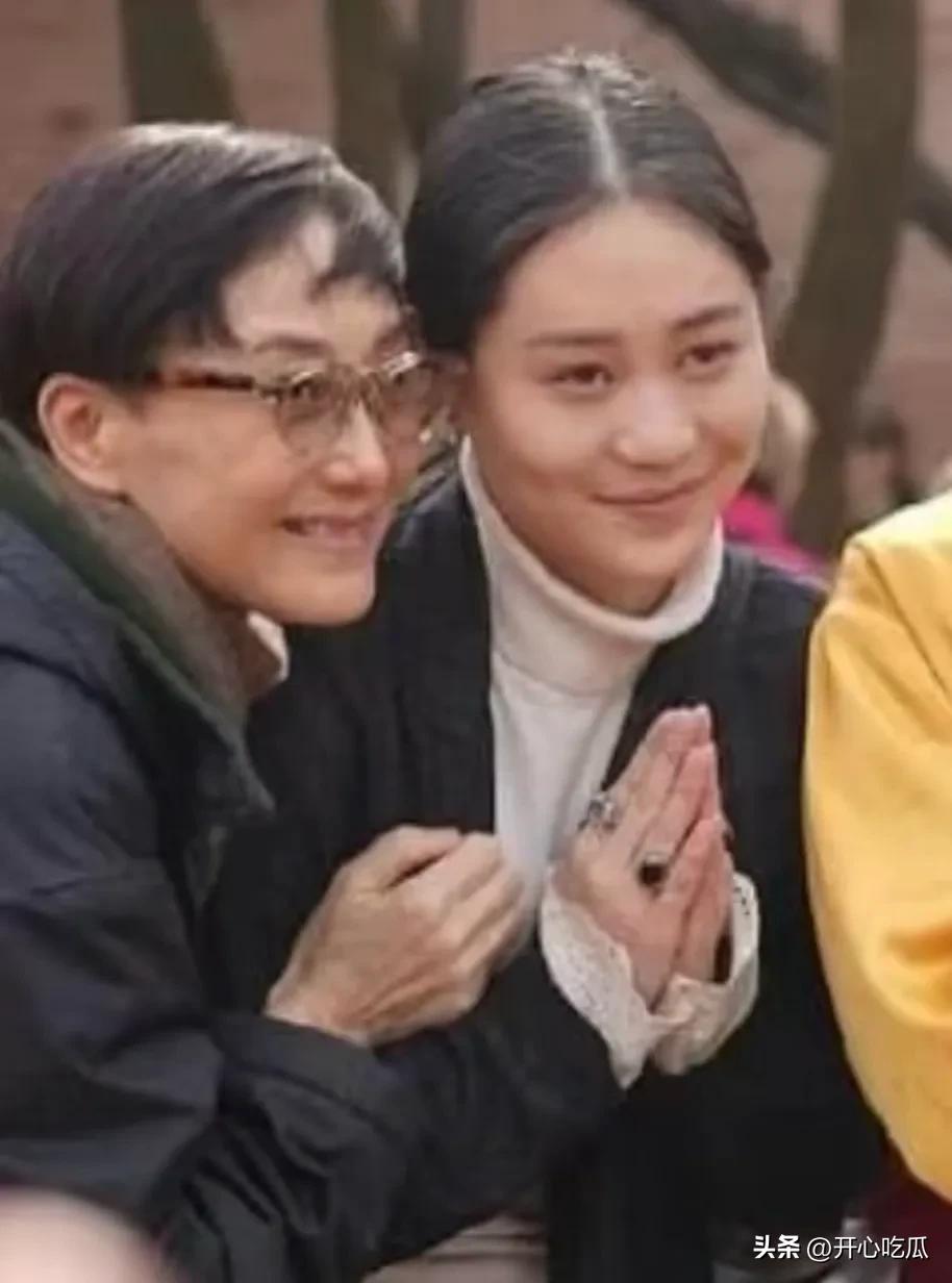 為李連杰退圈34年!64歲利智「修佛近照曝光」 放大一看「一代女神崩壞」網全認不出