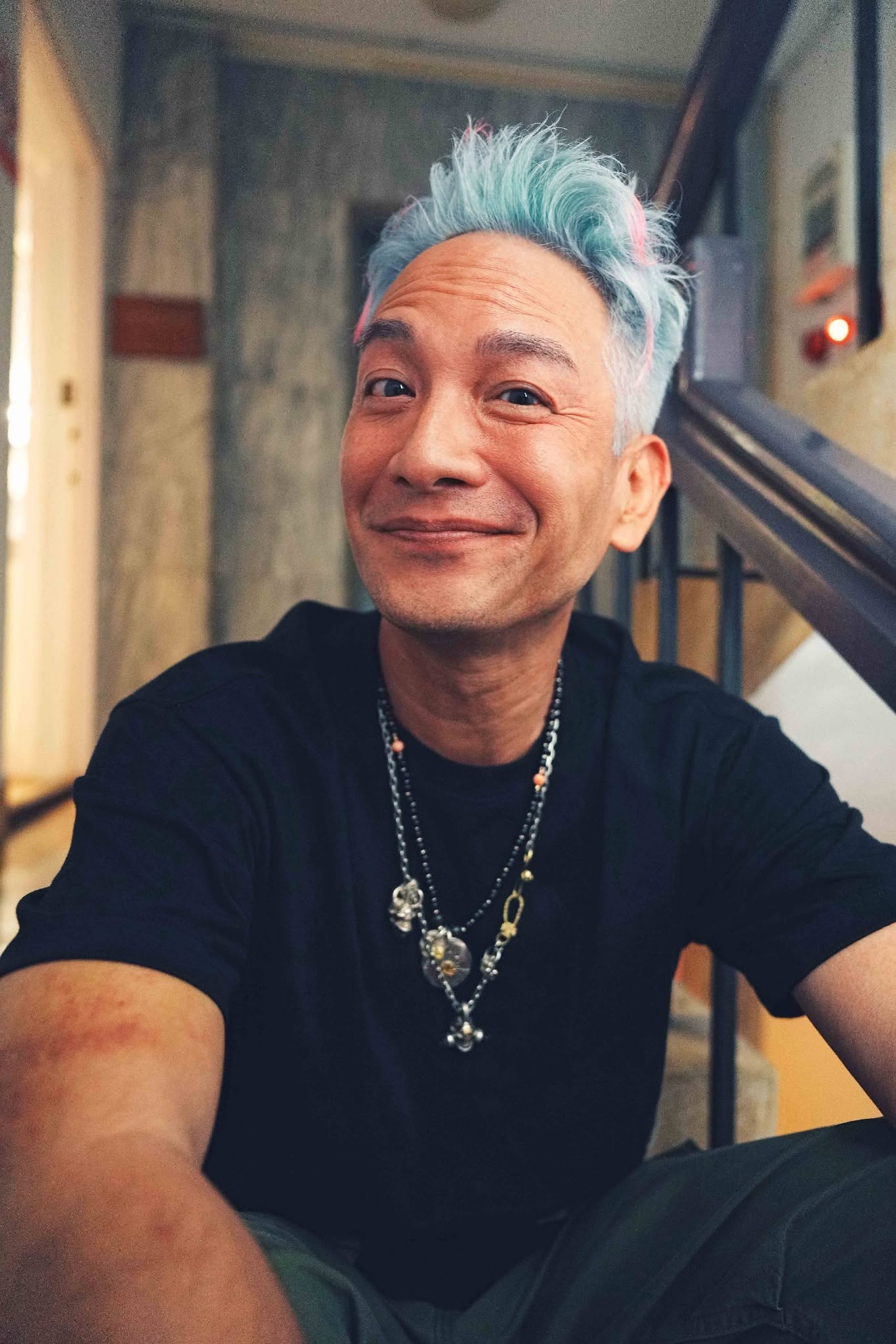 直播到一半!50歲台灣男星「驚傳車禍追撞」