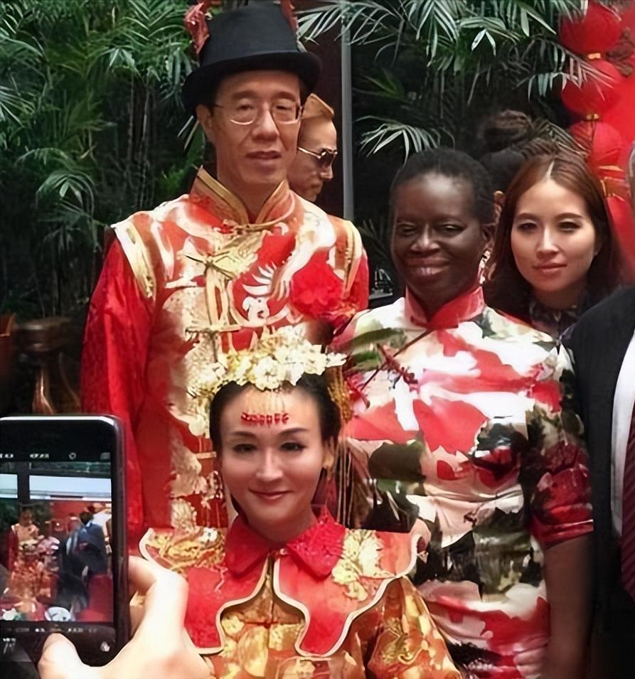 放棄國籍遠嫁美國!知名女主播「遭虐慘淪人乾」 被問離婚「她激動回一句」讓無數人搖頭...
