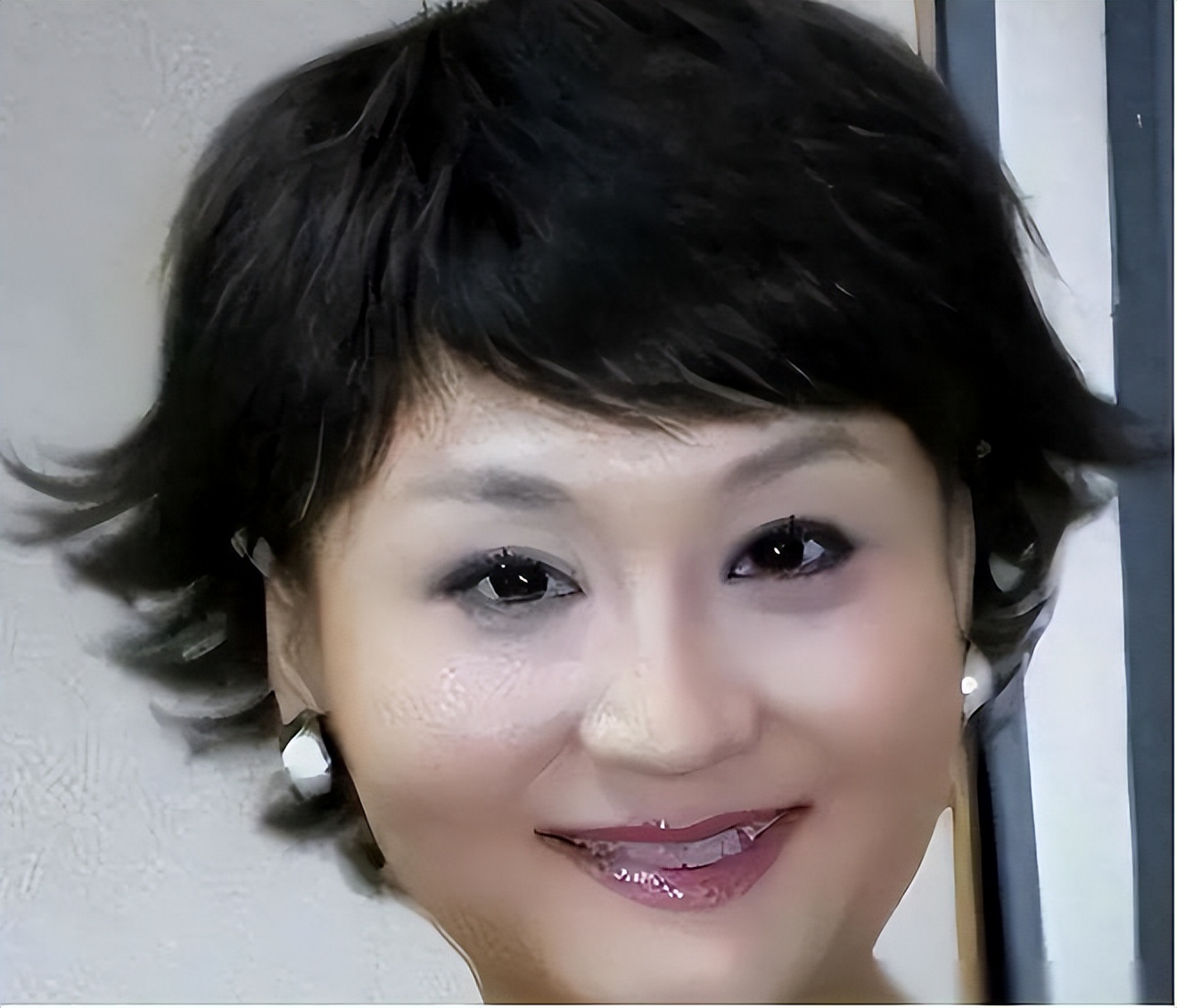 放棄國籍遠嫁美國!知名女主播「遭虐慘淪人乾」 被問離婚「她激動回一句」讓無數人搖頭...
