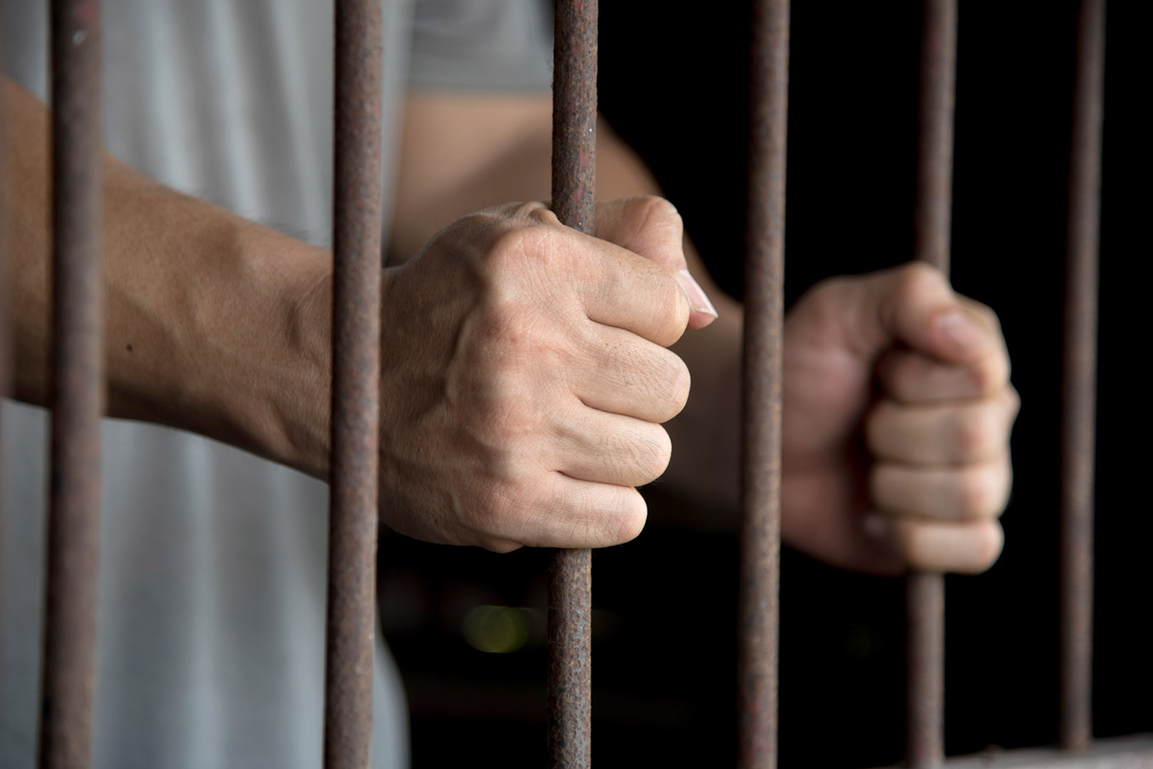 9歲兒遭侵犯後奪命!他剛出獄「當街被私刑」母痛哭:正義終於伸張