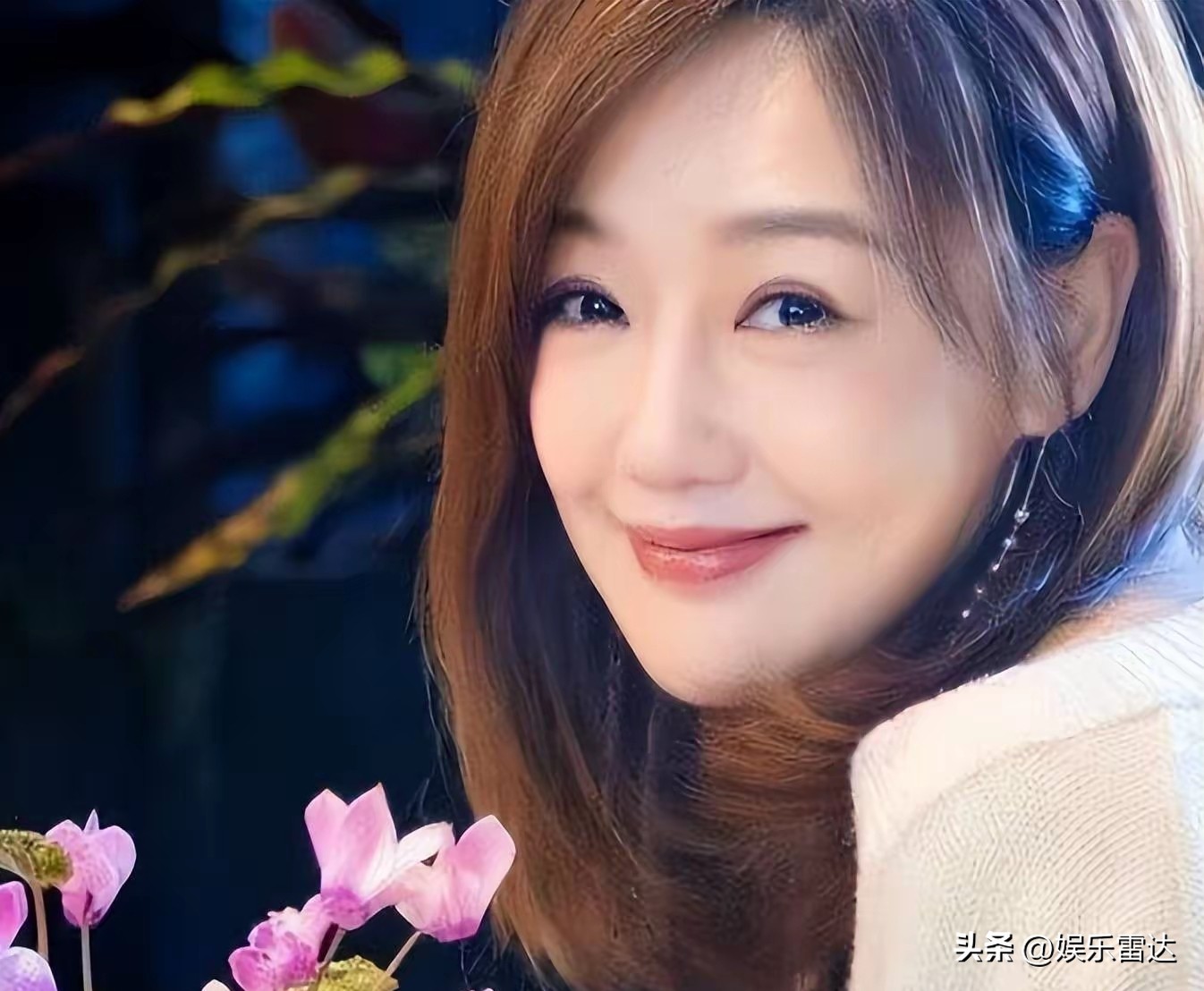 47歲未婚未生!凍齡女神被目擊「發福腫一大圈」 大肚如懷孕「網嚇壞認不出」