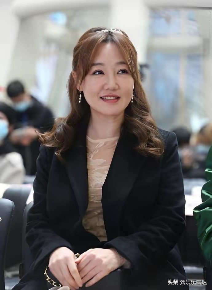 47歲未婚未生!凍齡女神被目擊「發福腫一大圈」 大肚如懷孕「網嚇壞認不出」