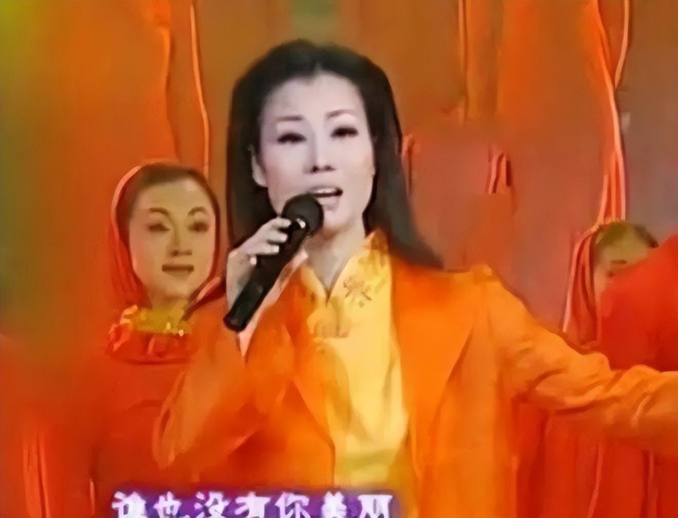 歌后接班人「高燒16天去世」!生命最後「仍敬業登台演唱」遺言令人心碎...
