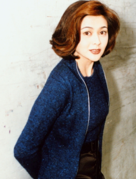 息影19年！63歲關之琳「罕見直播亮相」細紋全沒　醫師「揭3招」：不打針也能少10歲