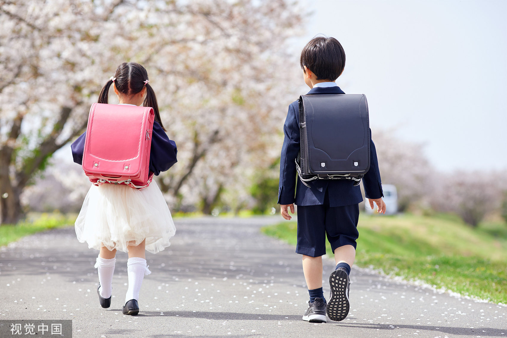 霸凌混血女童！14名同學嗆「滾回妳國家」　家長「翻開她的書包」崩潰轉學　