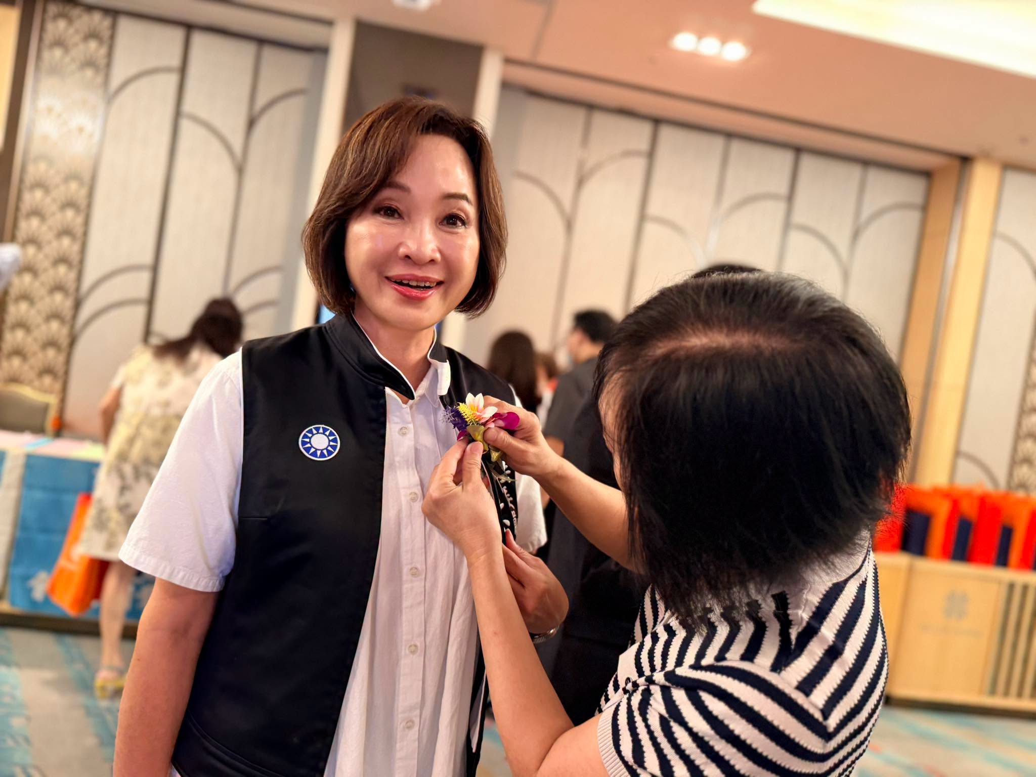 昔是台灣正妹主播!藍營大將「年輕美貌曝光」 還是陶晶瑩前輩「人生經歷超猛」