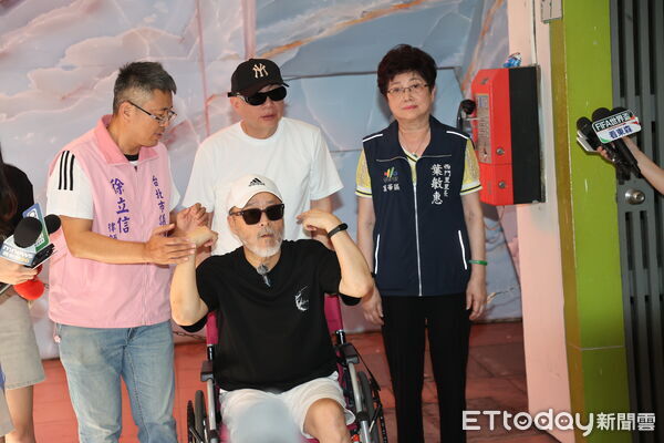 西門町人行道出事!68歲資深男星「腿斷成兩截」緊急送醫