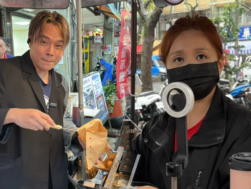 路邊賣雞蛋糕「竟是41歲本土男星」!遭酸落魄「4個月就收攤」本人回應了