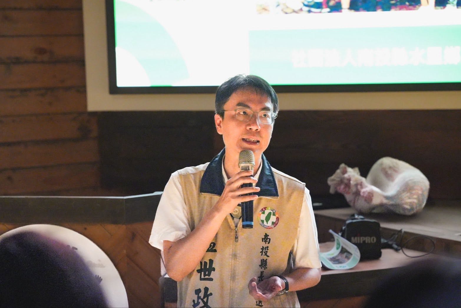 拜票被狗咬！民進黨大將「驚傳緊急就醫」
