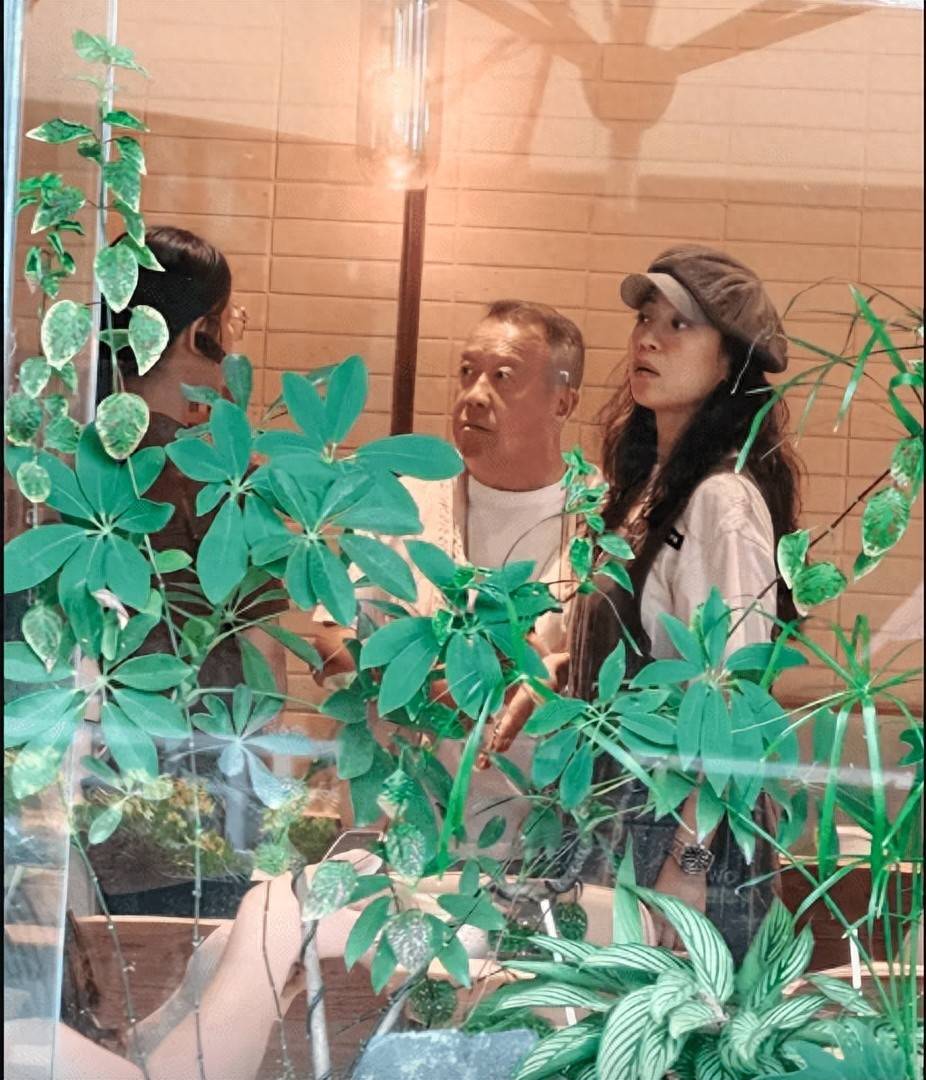 離婚後狂傳緋聞！73歲曾志偉被偶遇「紅顏知己相伴」　女方身份曝光「輿論瞬間炸鍋」