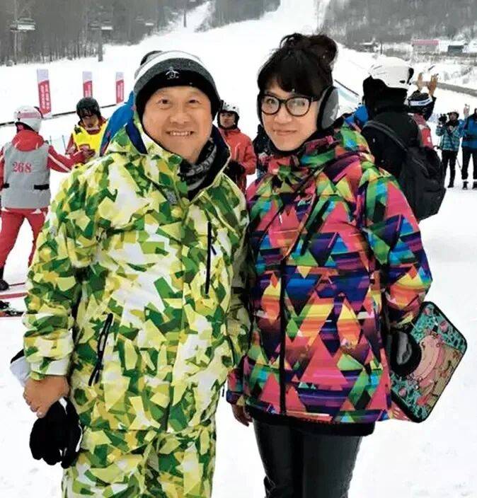 離婚後狂傳緋聞！73歲曾志偉被偶遇「紅顏知己相伴」　女方身份曝光「輿論瞬間炸鍋」