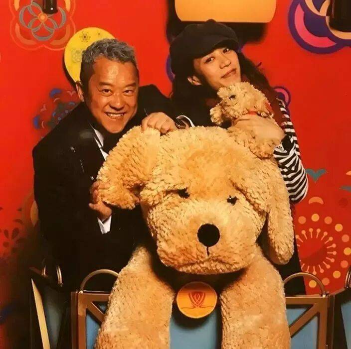 離婚後狂傳緋聞！73歲曾志偉被偶遇「紅顏知己相伴」　女方身份曝光「輿論瞬間炸鍋」