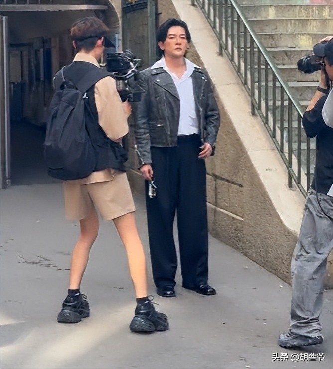 曾是四小天王！台灣52歲男神「現身巴黎時裝周」　近照曝光「面目全非變蠟像」網愣：認不出