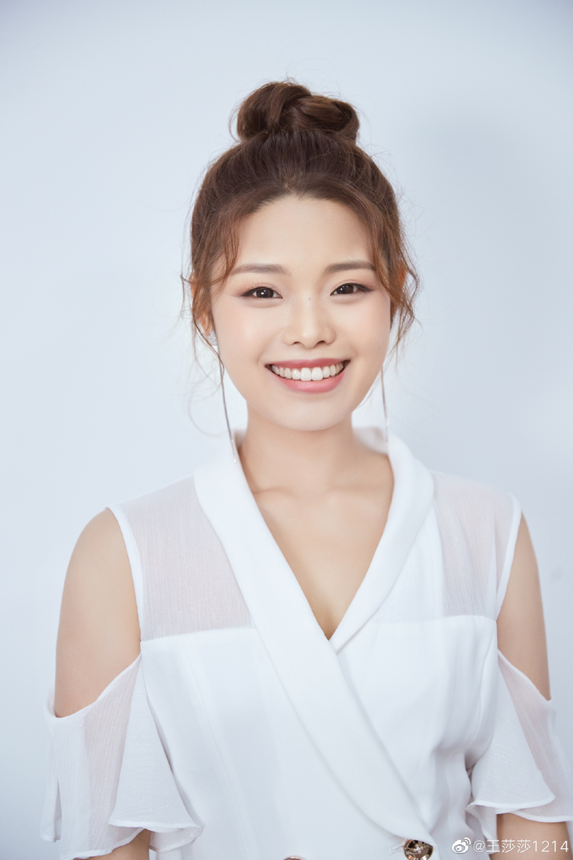 小時候被封「最不上相童星」！如今34歲「蛻變成小舒淇」感情讓人咋舌