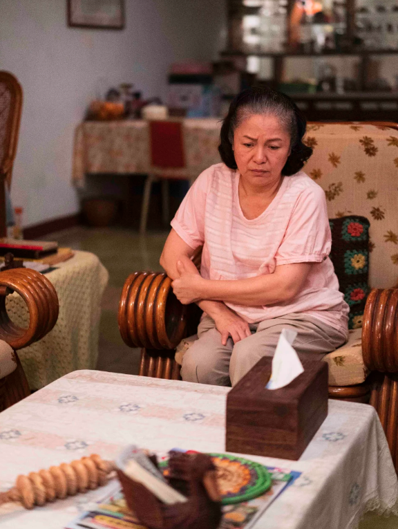 婆婆逼我上交薪水「供小姑出國唸書」！　我秒拒絕「老公終於出聲」我笑笑回房間：我媽是對的