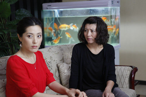 婆婆逼我上交薪水「供小姑出國唸書」！　我秒拒絕「老公終於出聲」我笑笑回房間：我媽是對的