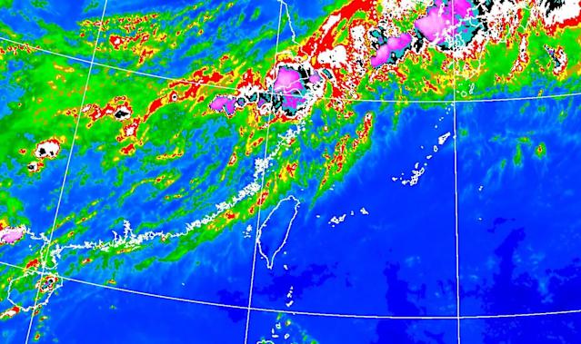 雙颱共舞!直逼強烈颱風「這2天最接近台灣」一路西衝