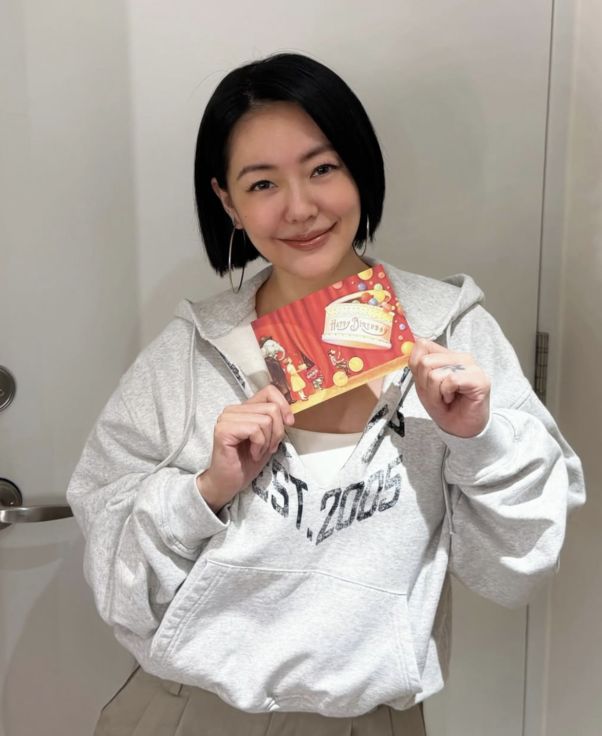 贏過大票明星!小S甜摟老公出國散心 身上「持續15年大亮點」網全佩服:演藝圈第一人