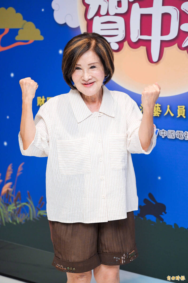 女人緣超旺!秀場火辣女星「抵擋不住郭台銘」 不顧正宮「傳光溜溜美球照」畫面流出