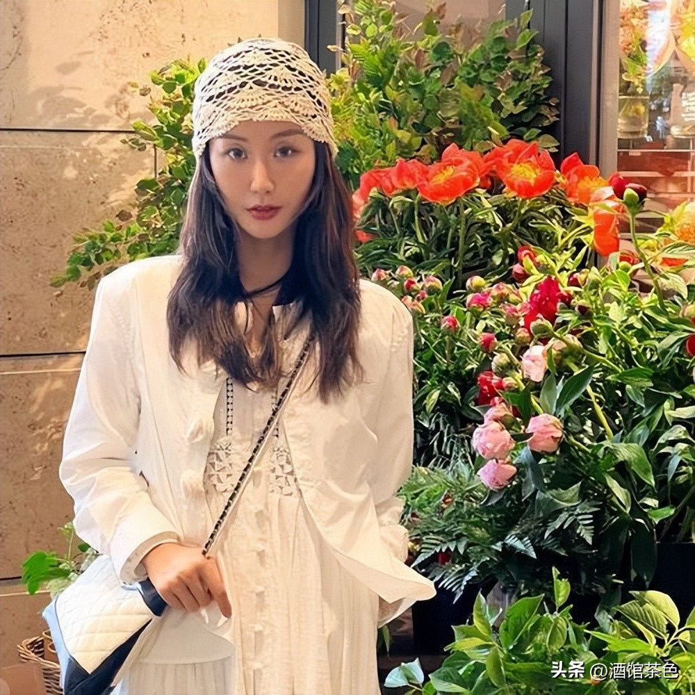 想走後門上位？52歲娛樂圈大佬「娶小20歲女演員」　結婚6年近況「讓人瞠目結舌」
