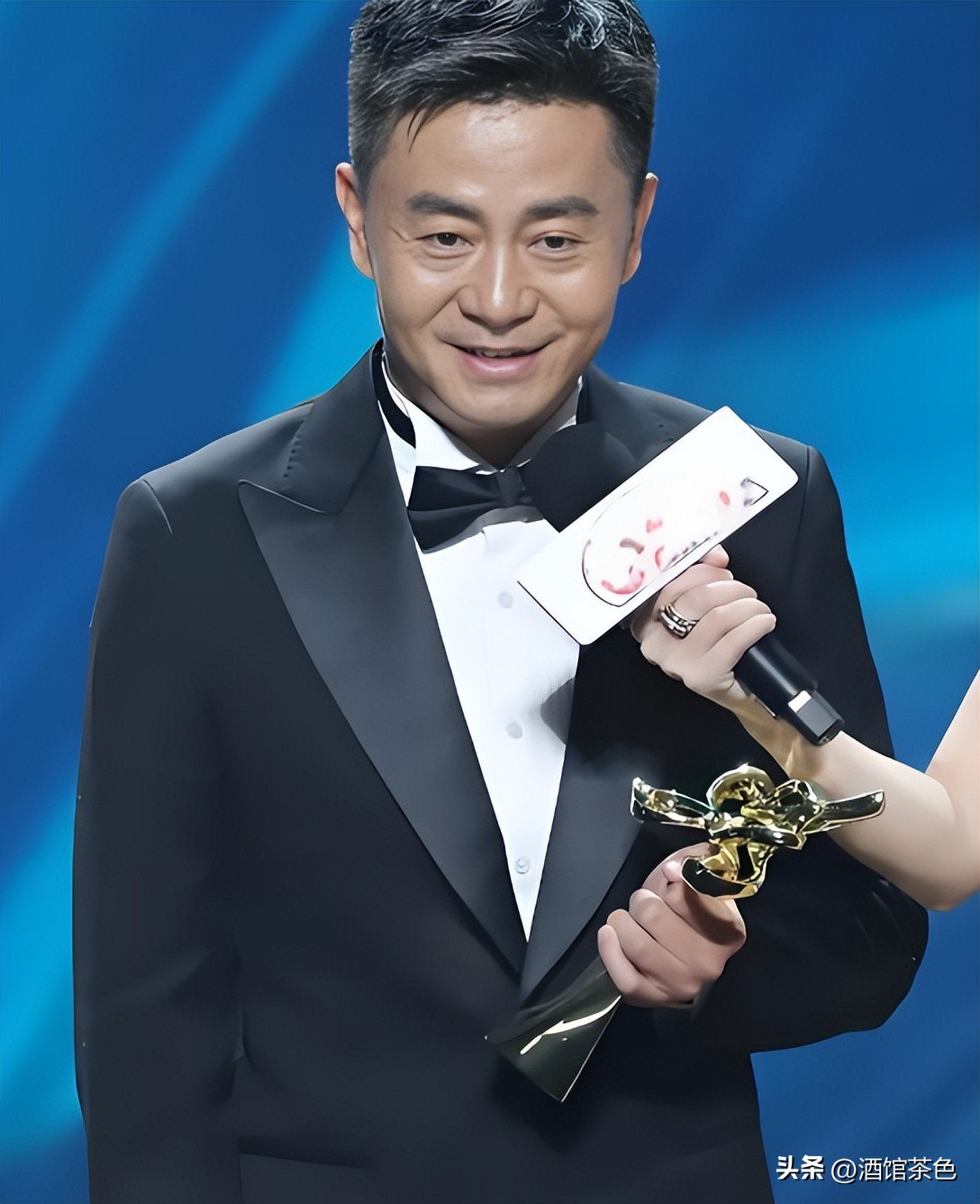 想走後門上位？52歲娛樂圈大佬「娶小20歲女演員」　結婚6年近況「讓人瞠目結舌」