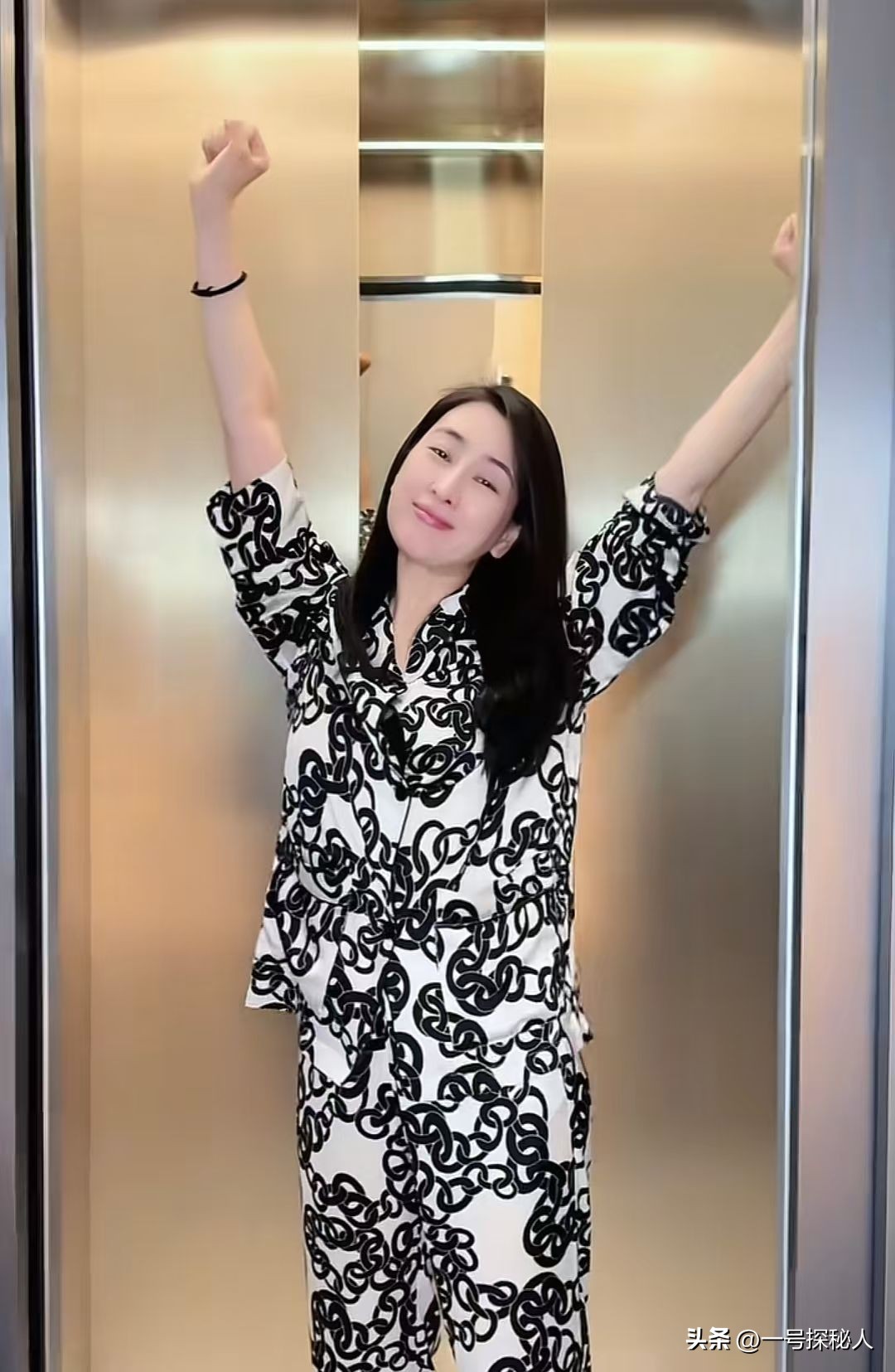 因外遇醜聞淡出！45歲女星被目擊「剃光頭形象全毀」　「竟與化療有關」網拍手叫好...