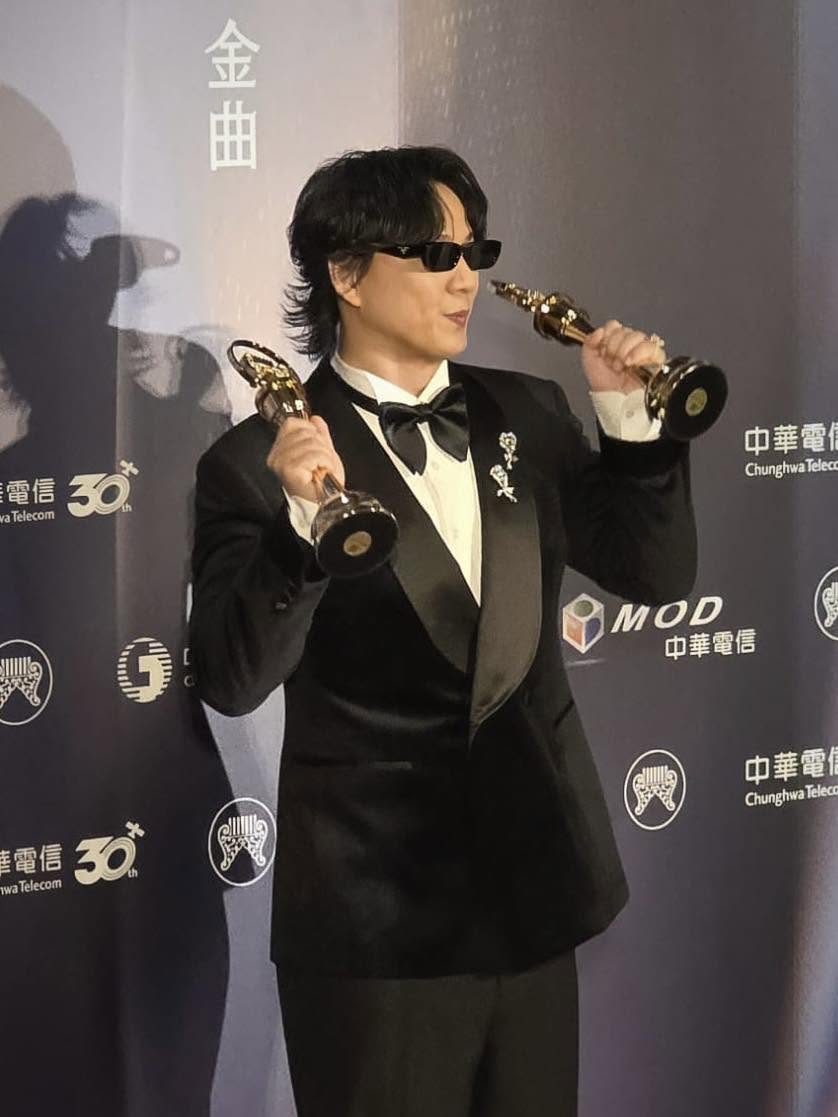 婚後事業超旺!蕭煌奇奪歌王「25萬獎金全上繳」 原想買千萬鑽戒「一聽價錢改口」細節卻被讚爆
