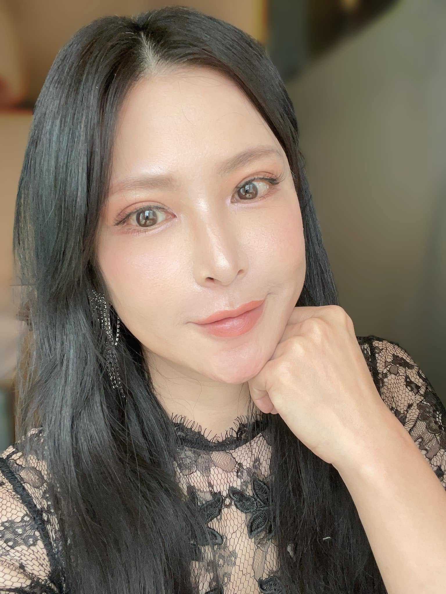 清新脫俗的美! 八點檔女星「曬19歲青澀嫩照」 散發仙氣「如今48歲素顏驚人」