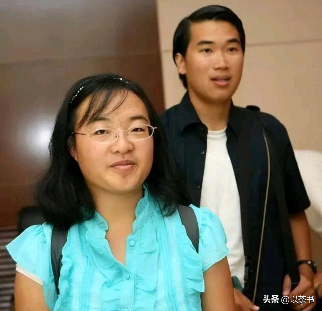 靠張藝謀爆紅!初代謀女郎「在夏威夷被目擊」 才40歲「胖到認不出」無數人卻拍手叫好