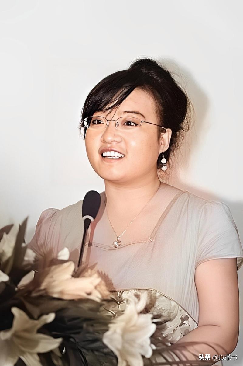 靠張藝謀爆紅!初代謀女郎「在夏威夷被目擊」 才40歲「胖到認不出」無數人卻拍手叫好