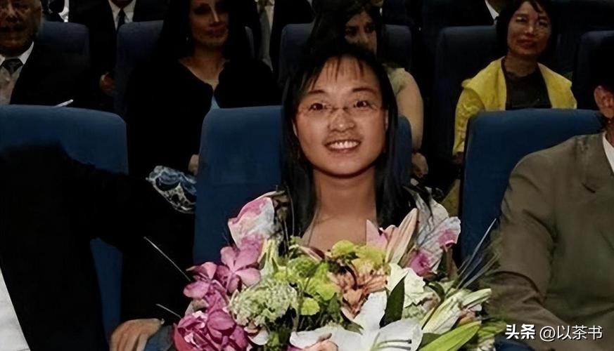 靠張藝謀爆紅!初代謀女郎「在夏威夷被目擊」 才40歲「胖到認不出」無數人卻拍手叫好
