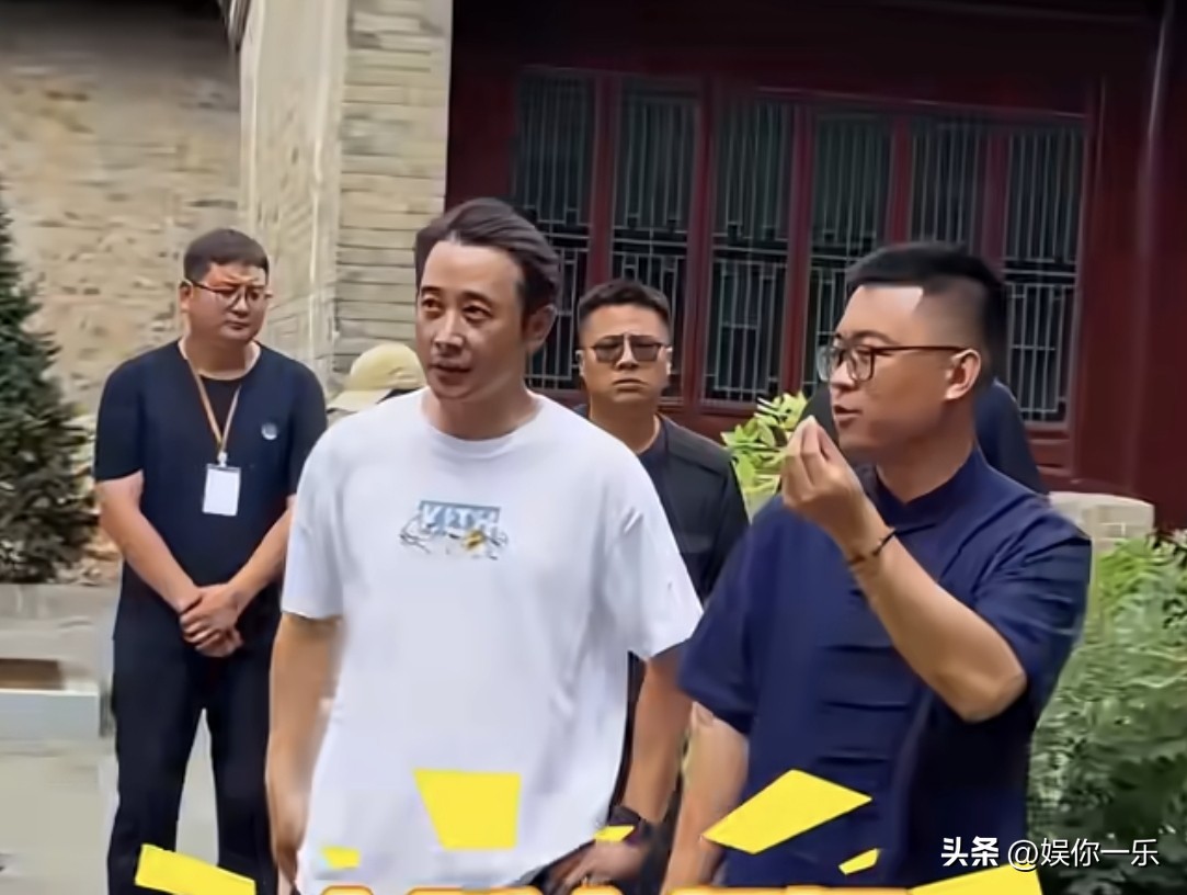 父親離世近一年!44歲戲劇男神「久違公開現身」 被發現「嘴唇發黑+禿頭掉髮」近況太心疼