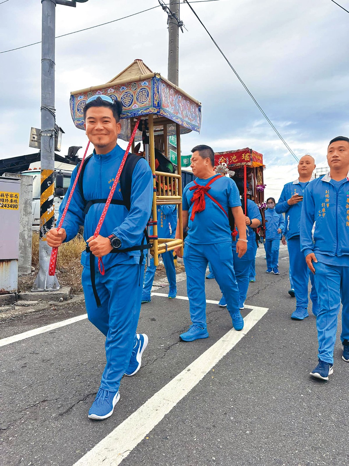 不只當搬運工、外送員!50歲男星「13年狂還4500萬巨債」 再宣布「超狂新身分」網全佩服