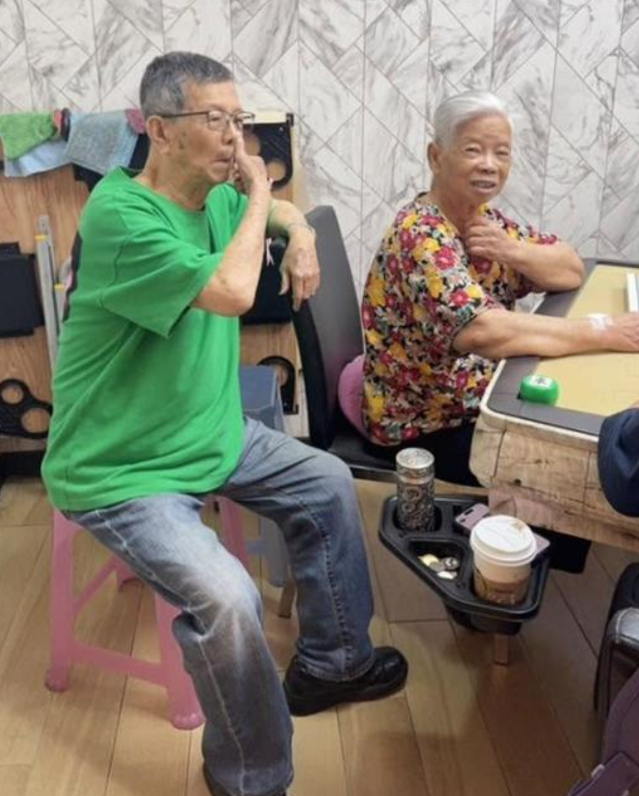 直播到一半!楊繡惠「88歲母出事」緊急送醫