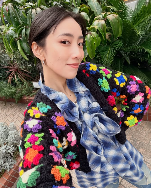 超驚人父女戀!大咖影帝再婚「妻只比女兒大3歲」 甜蜜親吻約會「新歡美貌驚人」