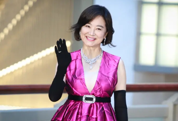 誰是演藝圈最讚後母？林青霞「包容青春期」只排第二　這位天后「為繼女暫緩生娃」：給全心全意的愛