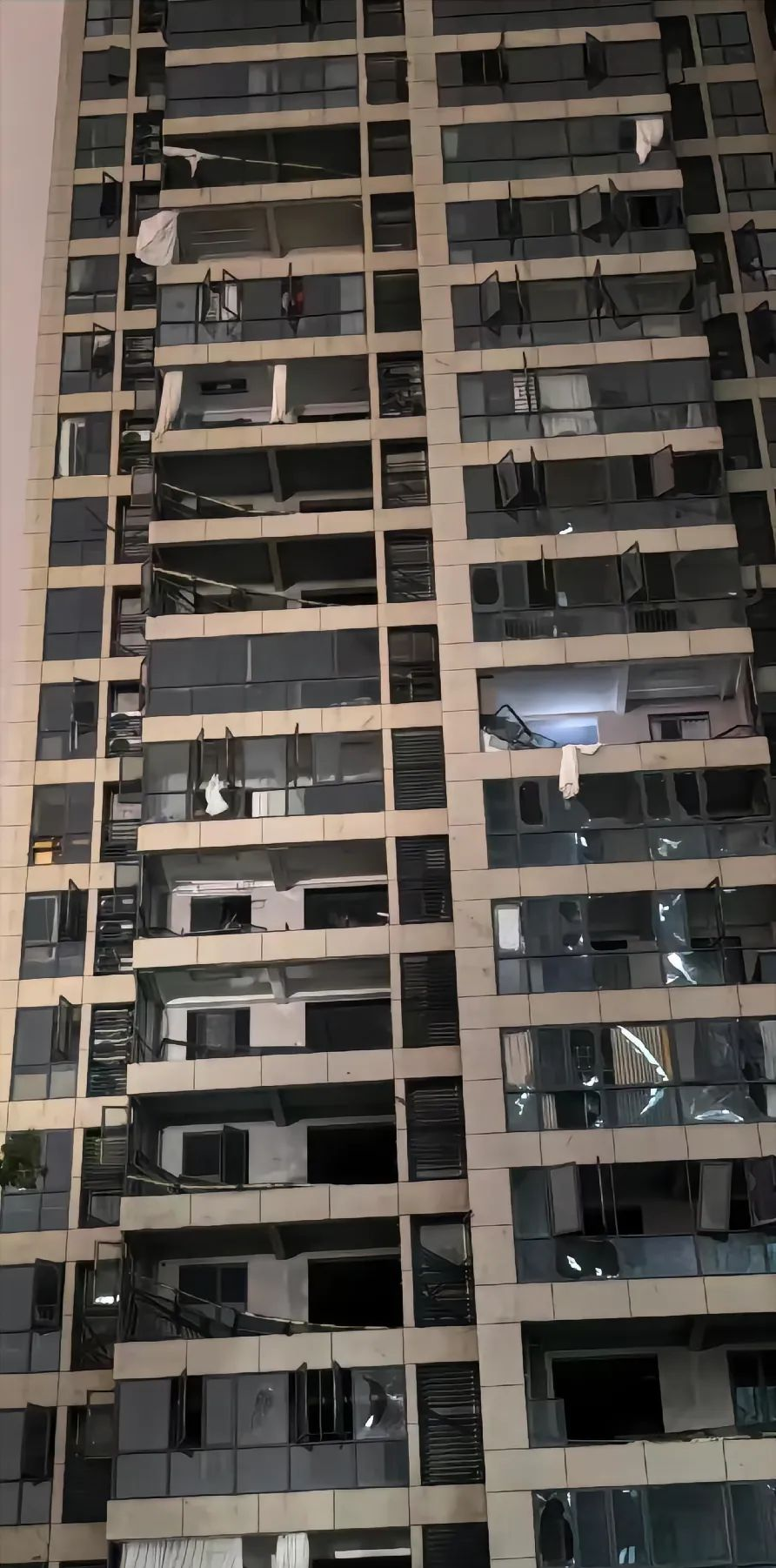 一家三口「驚傳集體身亡」!14歲兒子親眼目睹全程