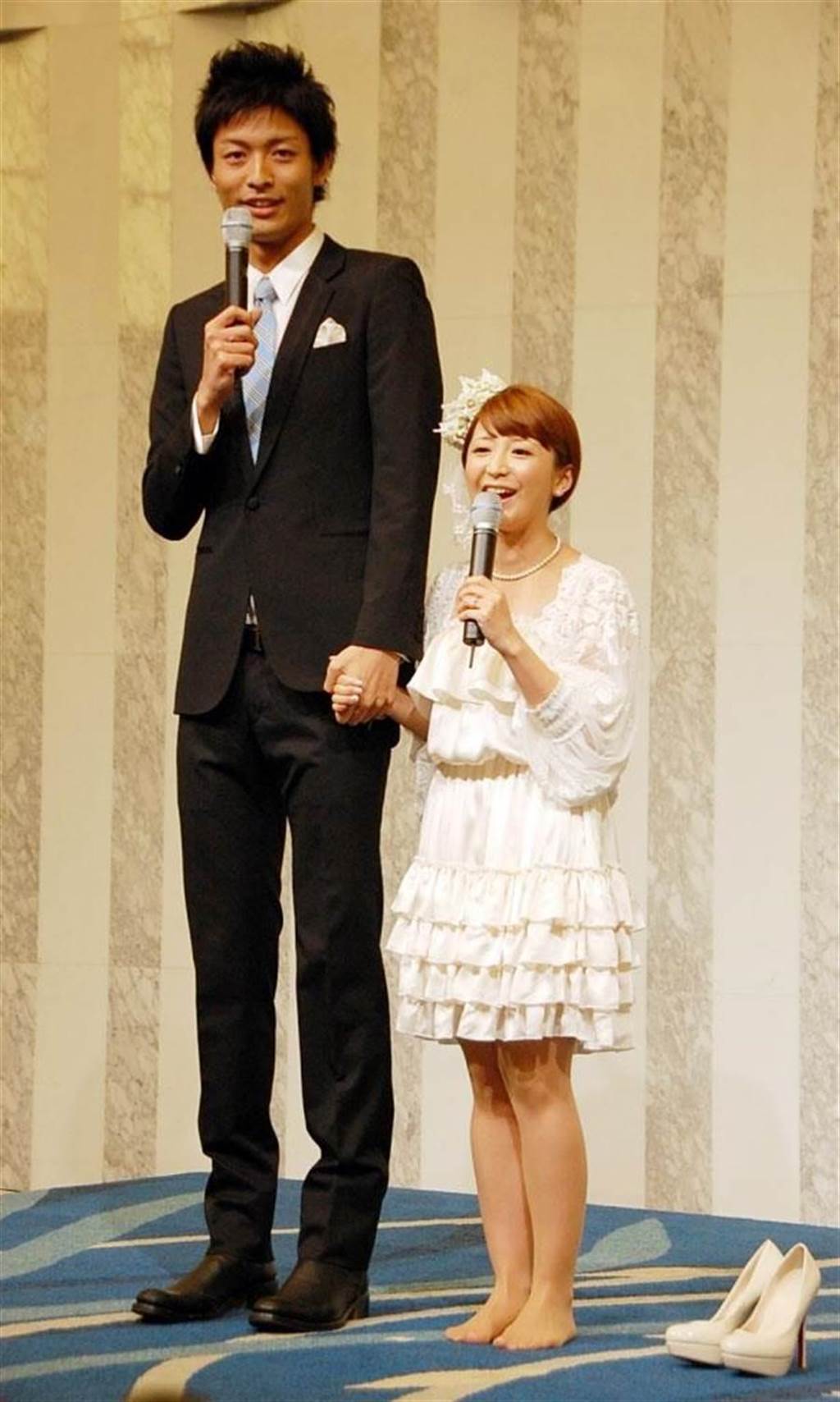 老公也是藝人!清純女星「帶小王回家被捉姦」 母下跪幫道歉「43歲現況被罵翻」