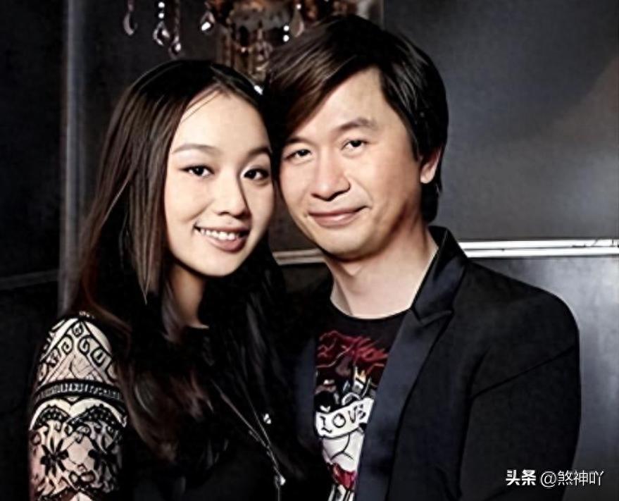 差24歲老少配!60歲黃舒駿「中年娶嫩妻生子」被酸爆 15年後「2人分隔兩地」網全搖頭