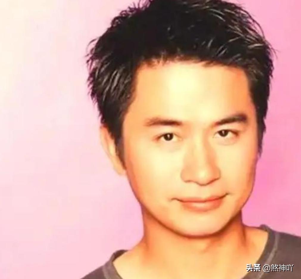 差24歲老少配!60歲黃舒駿「中年娶嫩妻生子」被酸爆 15年後「2人分隔兩地」網全搖頭