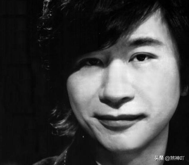 差24歲老少配!60歲黃舒駿「中年娶嫩妻生子」被酸爆 15年後「2人分隔兩地」網全搖頭