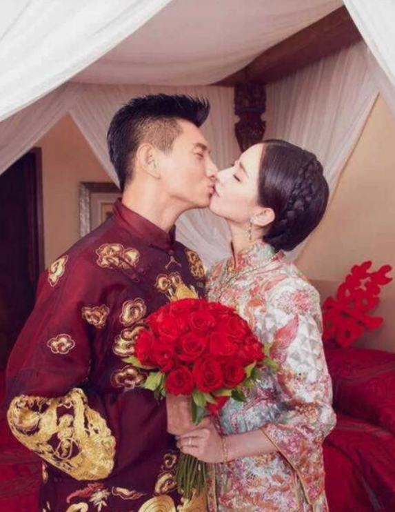 8年被傳6次離婚!55歲吳奇隆「驚喜返台亮相」 身上一細節「出賣婚姻現狀」網秒懂