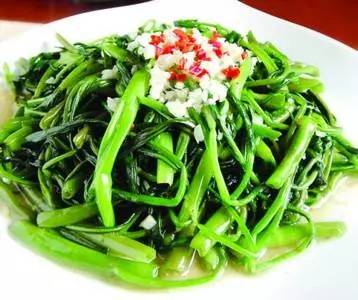 夏天營養寶庫!熱炒店必點「一便宜蔬菜」穩血壓又補鈣 營養師認證「顧血管還防便秘」