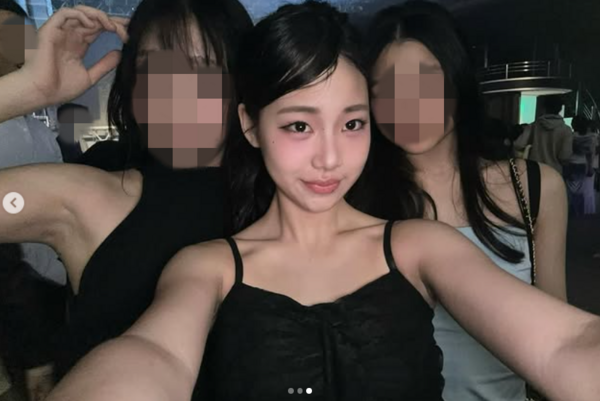被說最像小S!14歲許老三爆「堅決不進演藝圈」 立志當學霸「絕美近照再進化」網讚:漂亮又有想法❤️