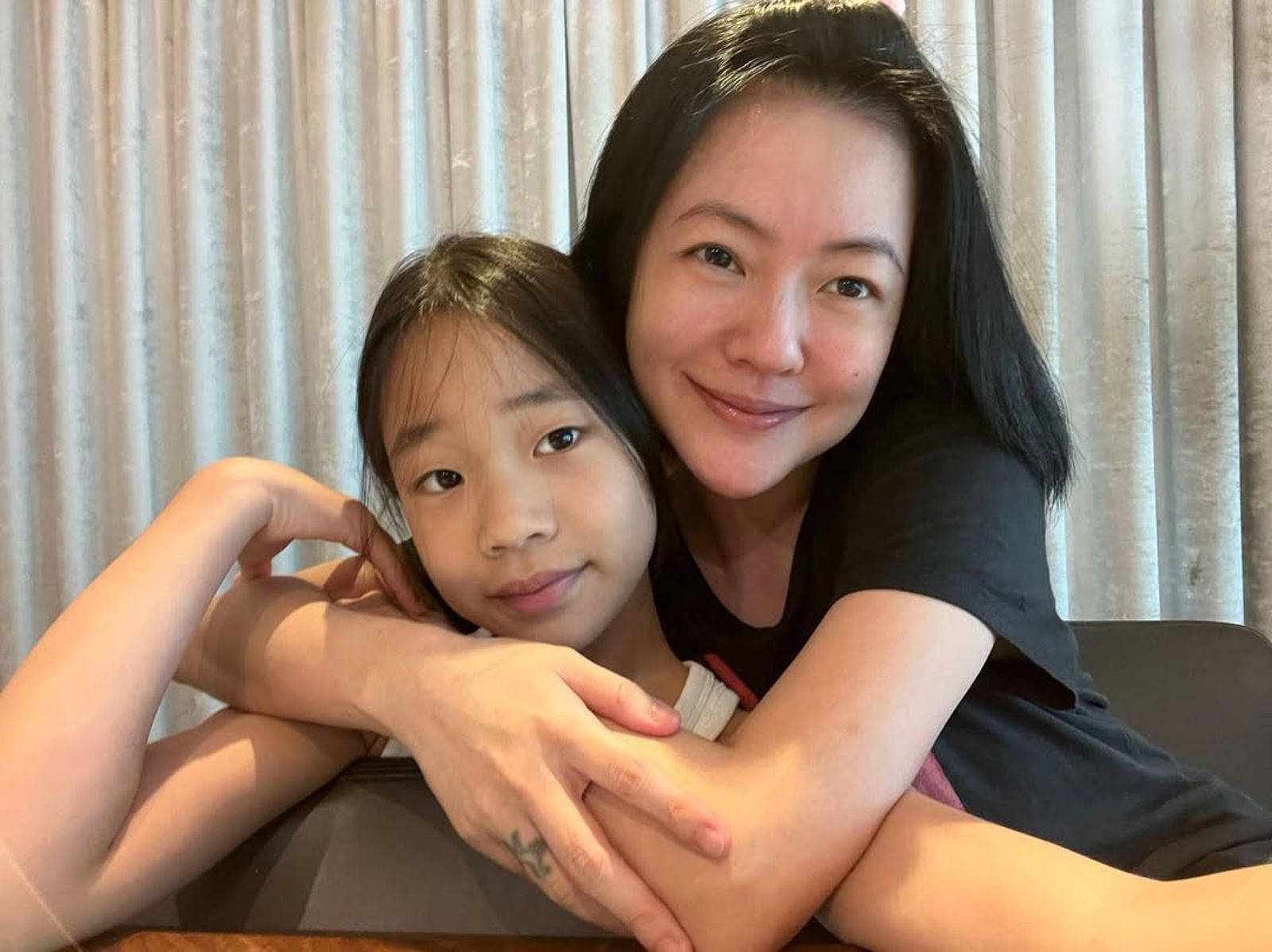 被說最像小S!14歲許老三爆「堅決不進演藝圈」 立志當學霸「絕美近照再進化」網讚:漂亮又有想法❤️
