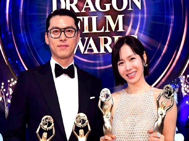天王變超帥奶爸!「演藝圈巨星夫妻」帶兒子旅行 男神「超man一幕」網羨:神仙模範夫妻❤️